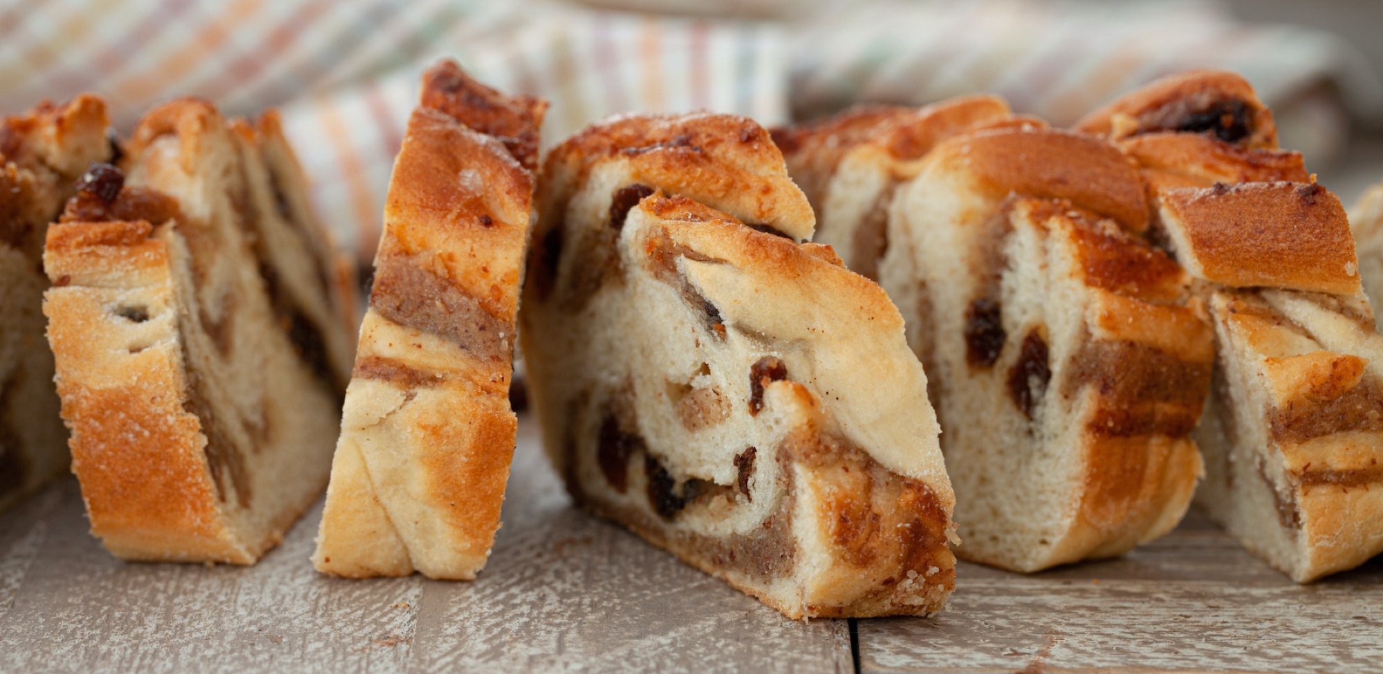 braided cake with nut filling